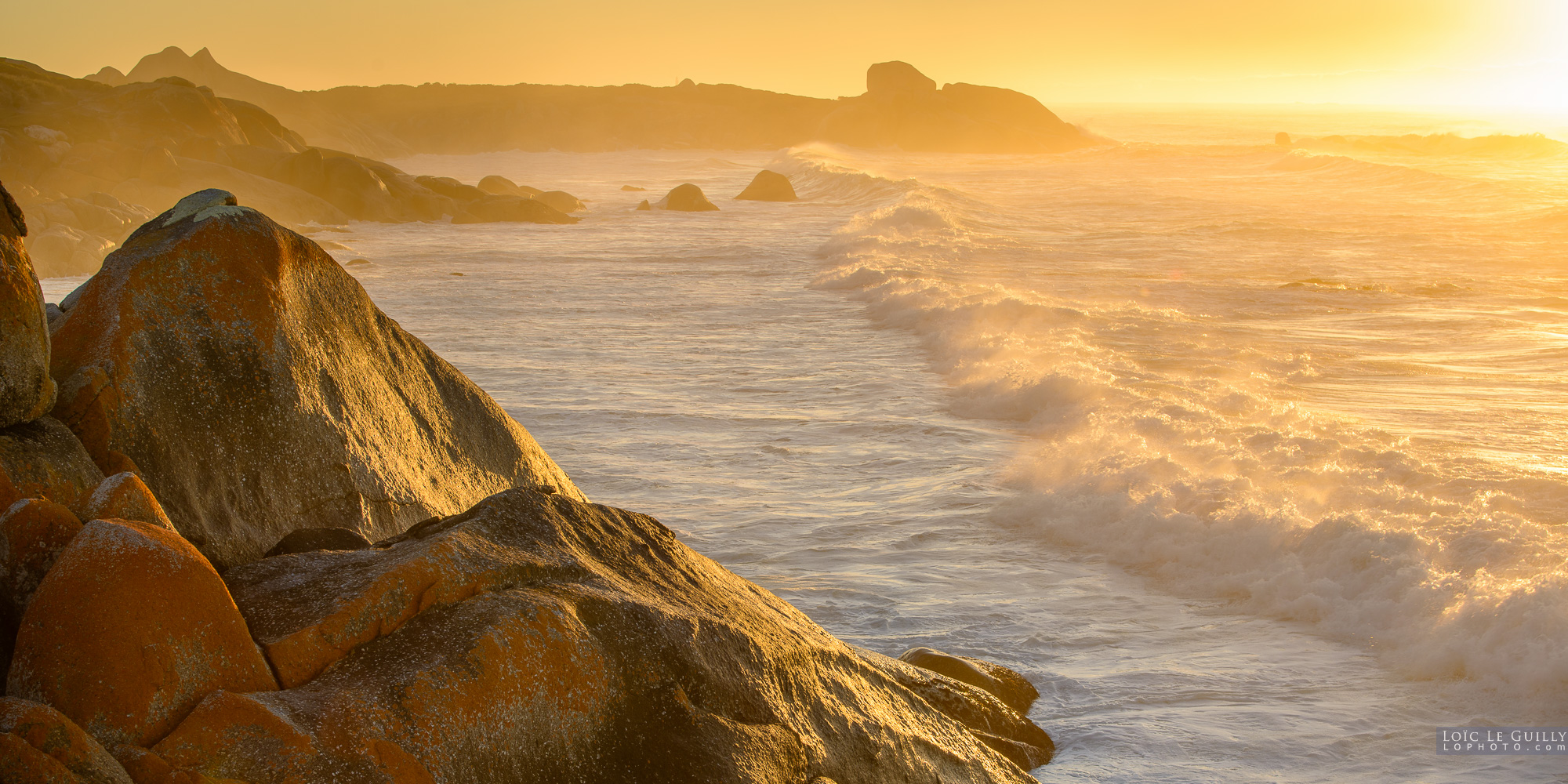 photograph of Bay of Fires coast at sunrise