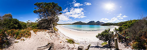 360 panorama of Wineglass Bay near the campsite